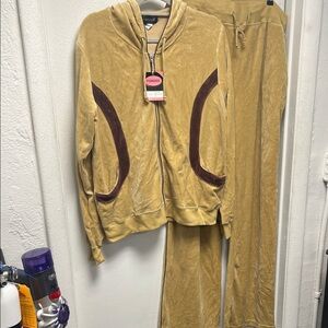 Fondee Y2K velour set with tan and brown accent